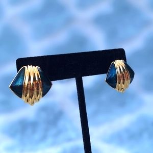 Vintage Earrings Clip On Green Enamel and Gold Tone, Art Deco Shell Style